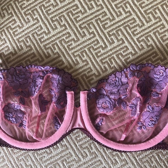 Victoria’s Secret underwire bra - Picture 6 of 10